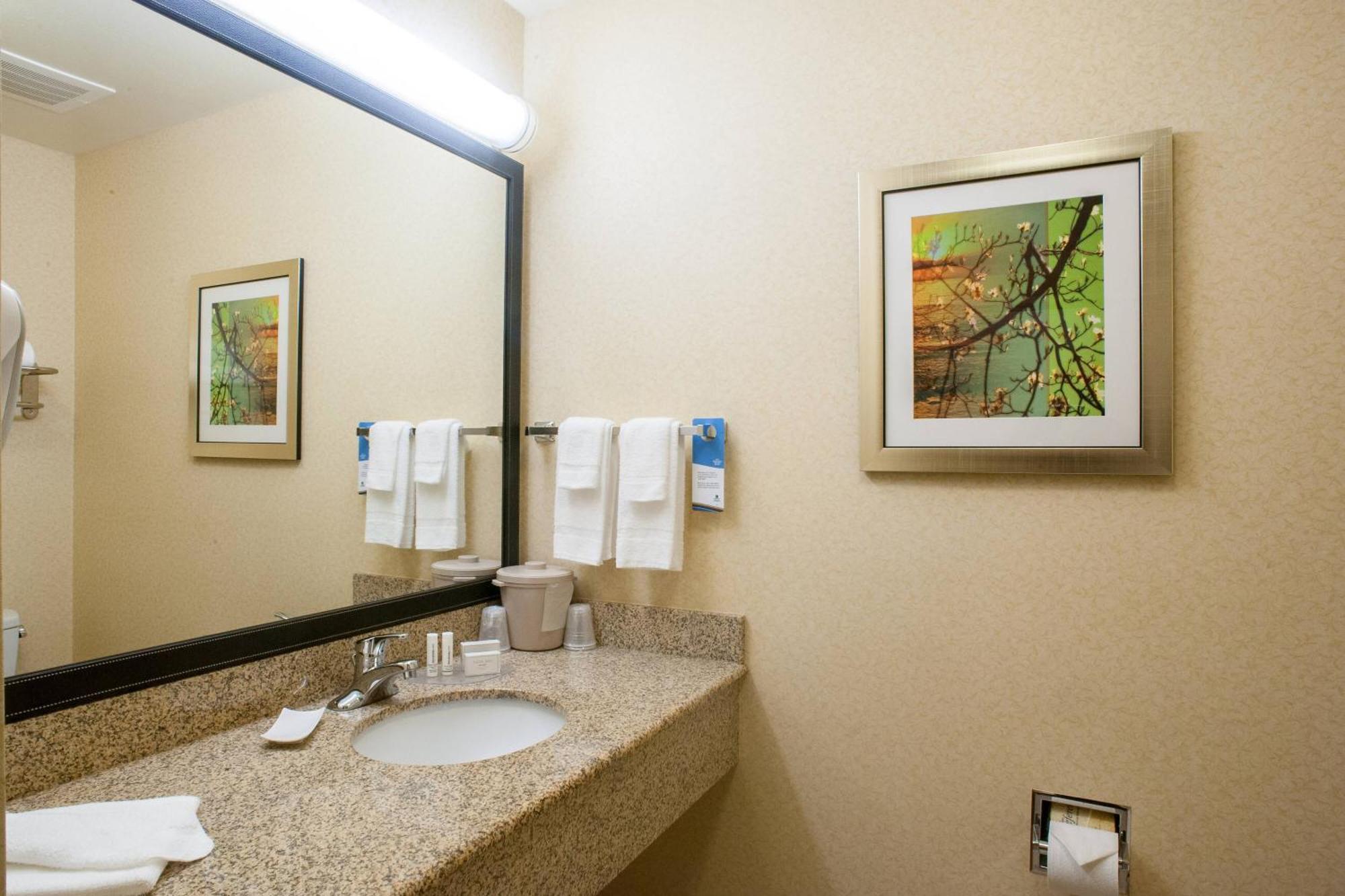 Fairfield Inn & Suites Кловис Екстериор снимка