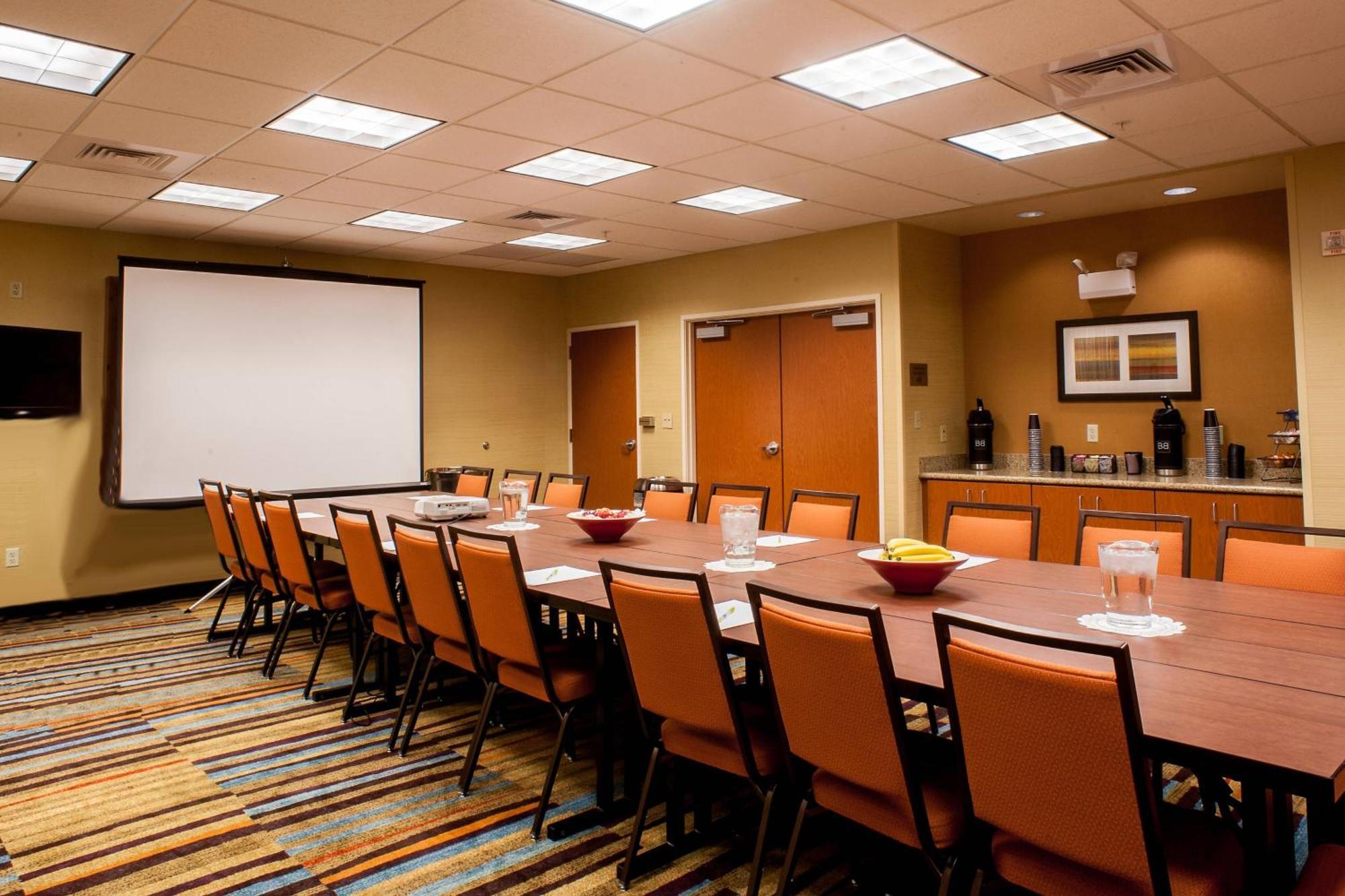 Fairfield Inn & Suites Кловис Екстериор снимка